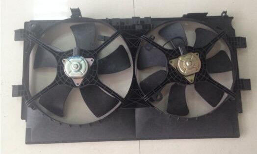 China Ventiladores de refrigeração bondes do radiador do carro universal, ventiladores de refrigeração automotivos para o interior do carro fornecedor