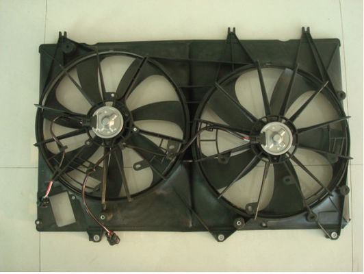 China Termine os ventiladores de refrigeração bondes LR012644 do radiador do carro LR012645 para o escocês 4 peças sobresselentes fornecedor